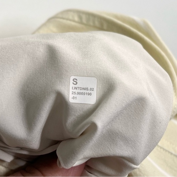 Lululemon Stretch Woven Ruffle-Waist High-Rise Short 9" Upright Stripe Max White - Picture 6 of 8